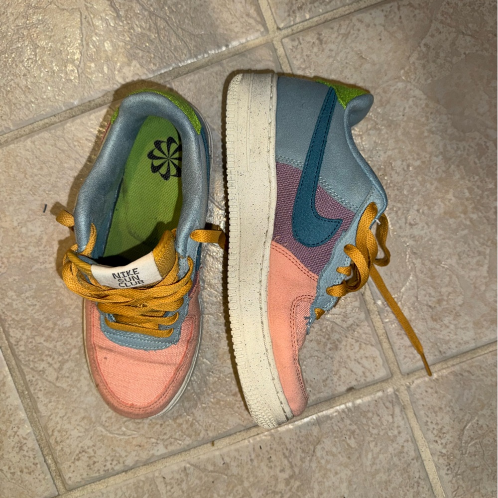 Nike Kids Air Force 1 Sun Club Sanded Gold Sneakers Shoes Tennis Shoes - Picture 5 of 7